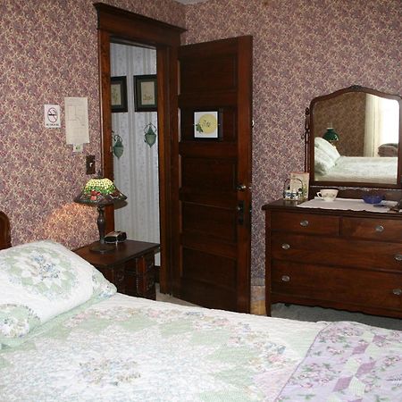 Serendipity Bed And Breakfast Saugatuck Exterior photo